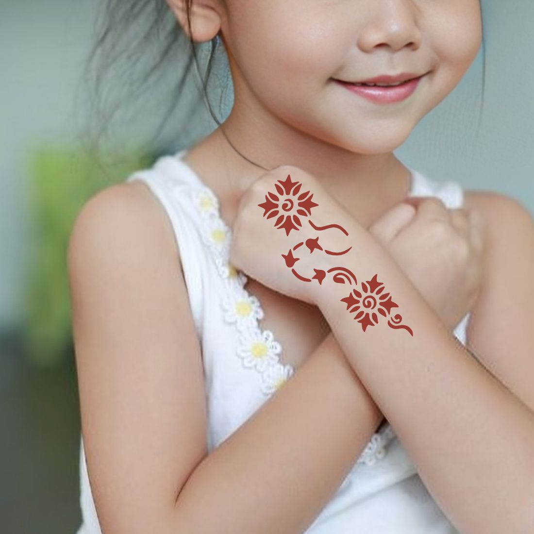 Elegant Henna Stencil Designs for Smooth and Professional Finish at Home
