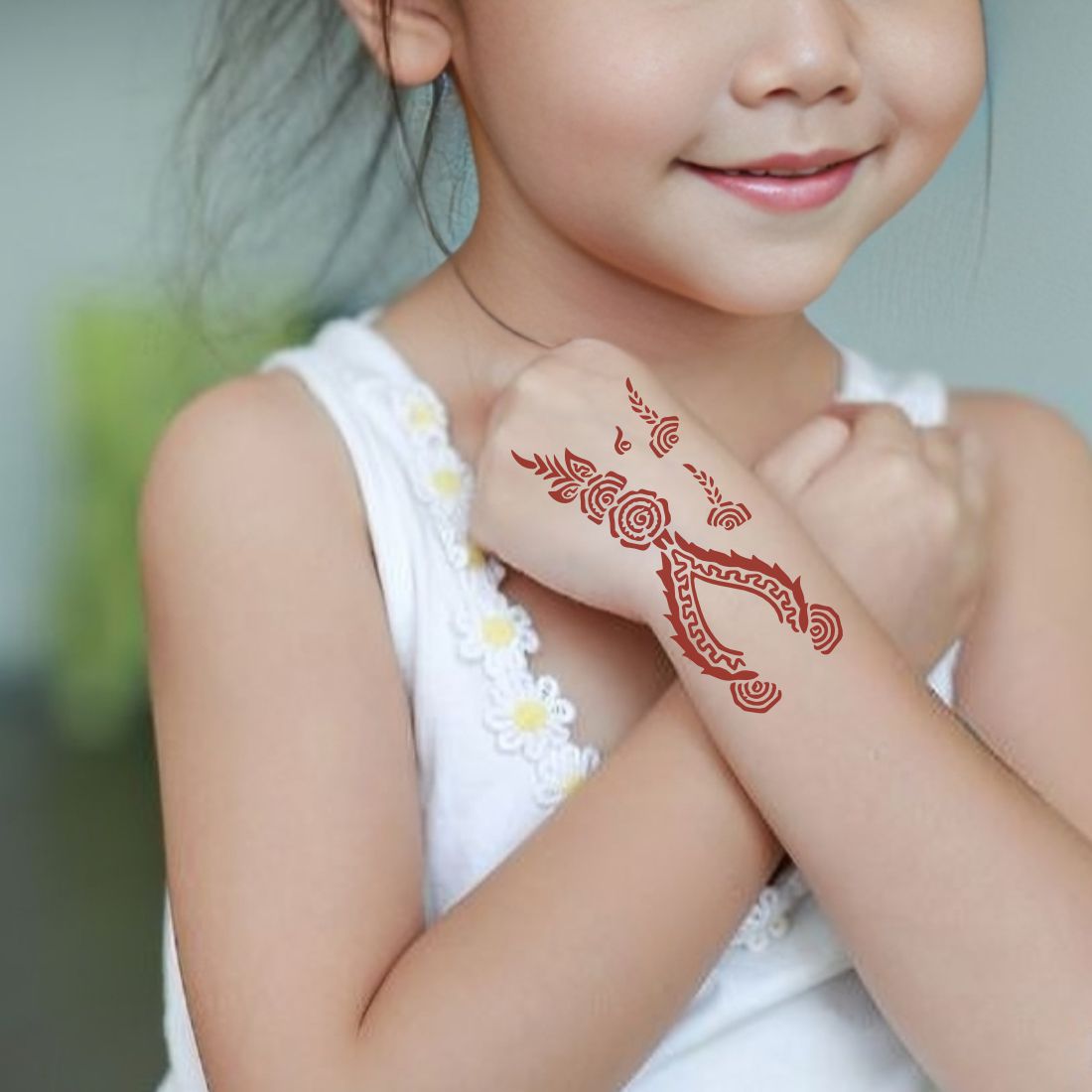 Ready-To-Use Mehndi Drawing Sticker for Children Interested in Indian Hand Art