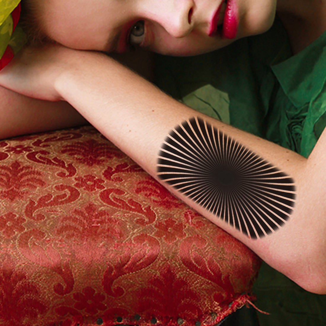 Radiating Lines Starburst Pattern Waterproof Boys and Girls Temporary Tattoo